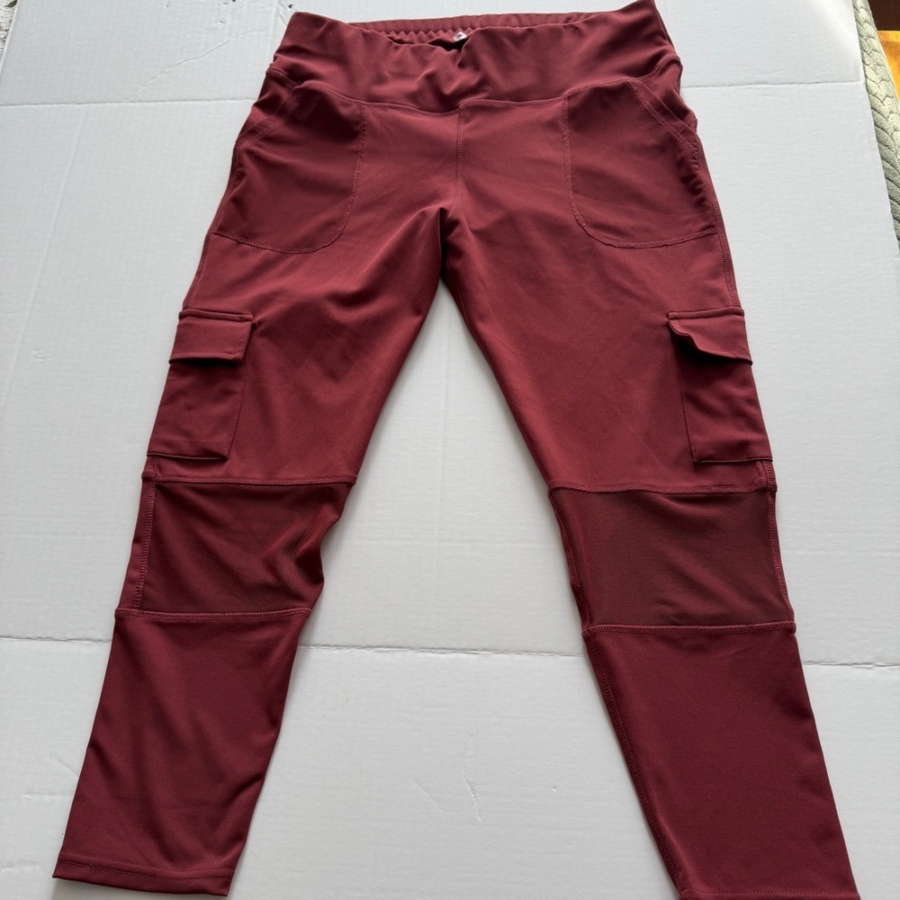 Orage Women's Maroon Cargo Leggings